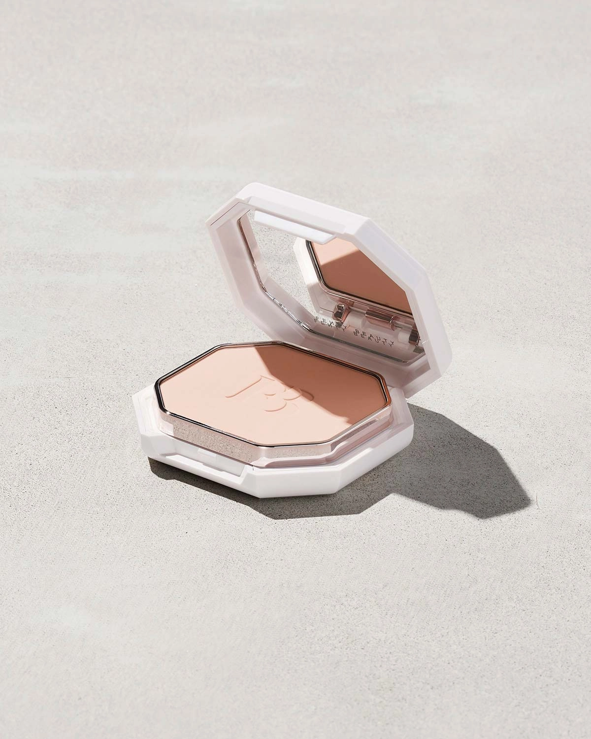 Pro Filt'r Soft Matte Powder Foundation — #120