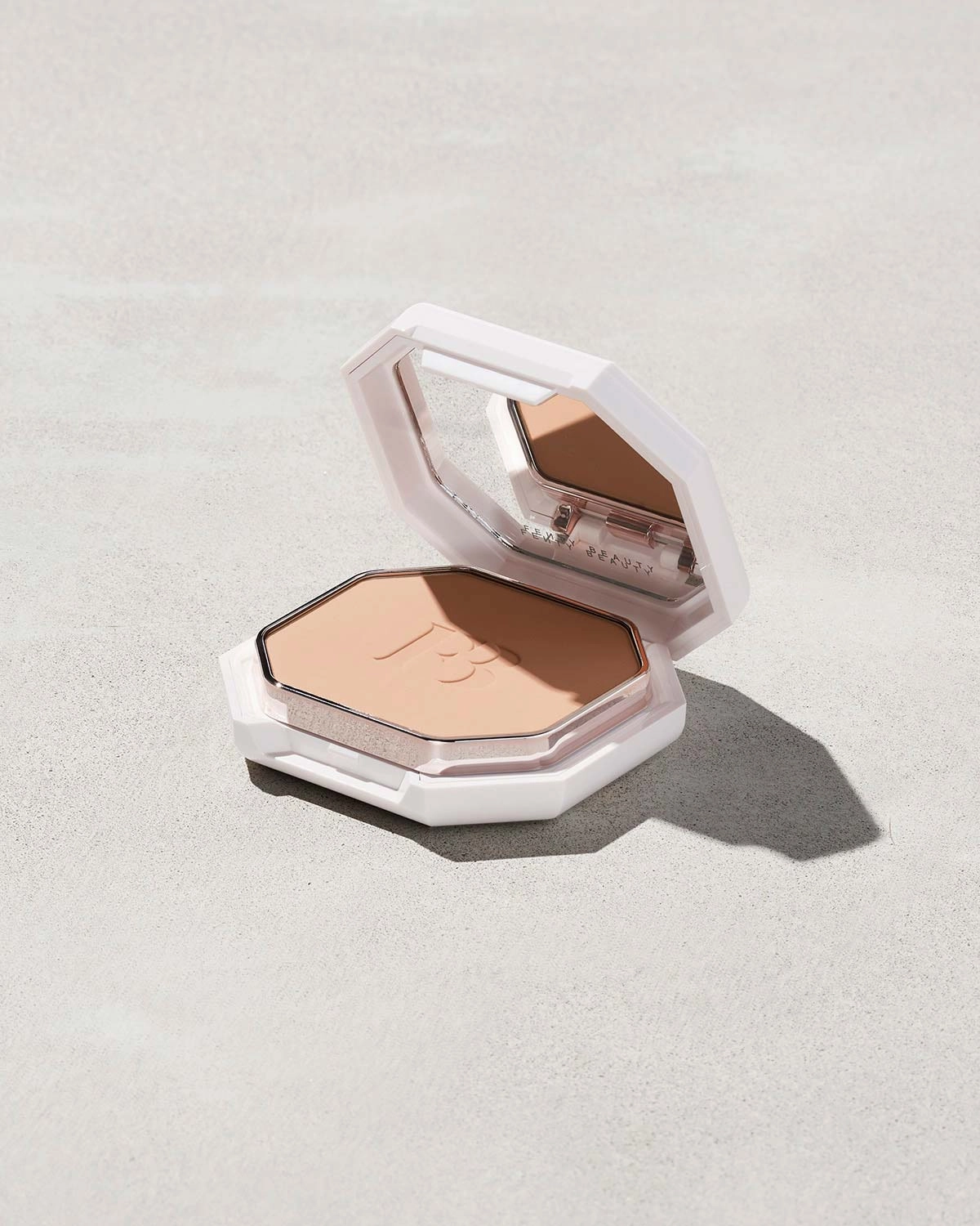 Pro Filt'r Soft Matte Powder Foundation — #200