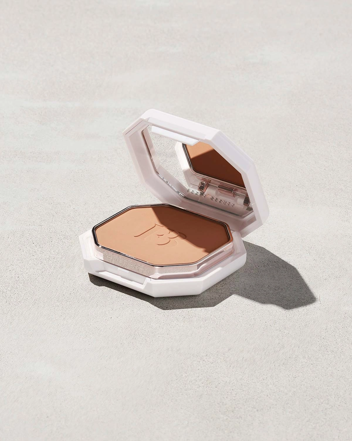 Pro Filt'r Soft Matte Powder Foundation — #210
