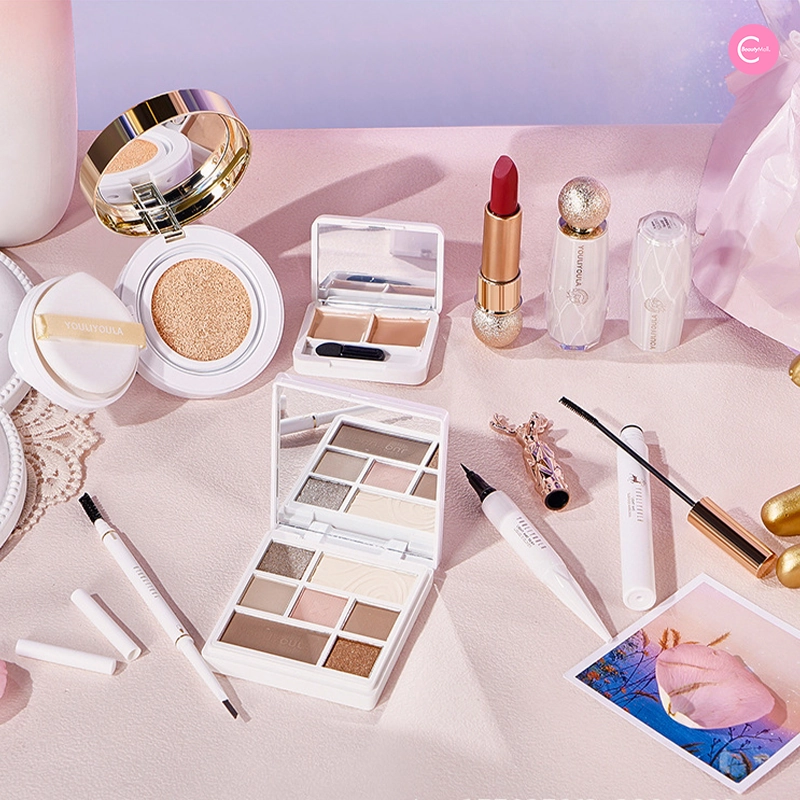 YOULI YOULA "One Deer, One Life" Christmas 8-Piece Makeup Gift Set
